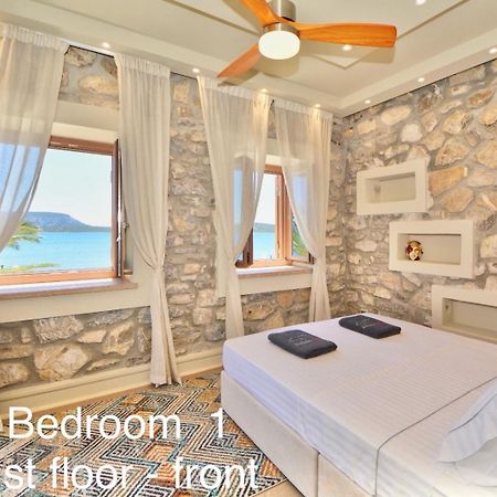Villasonboard Rock Villa 3 Bed, 3 Bath, Jacuzzi, Seaside Ερμιόνη Εξωτερικό φωτογραφία