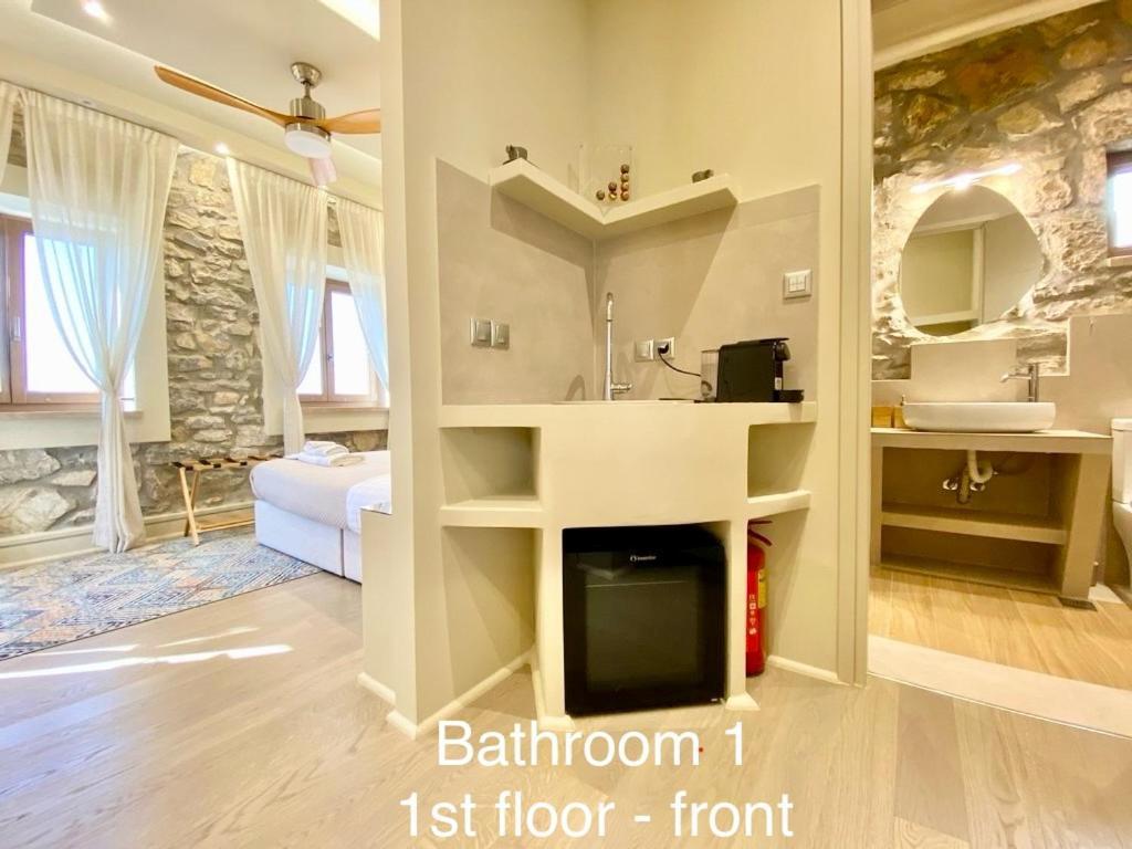 Villasonboard Rock Villa 3 Bed, 3 Bath, Jacuzzi, Seaside Ερμιόνη Εξωτερικό φωτογραφία