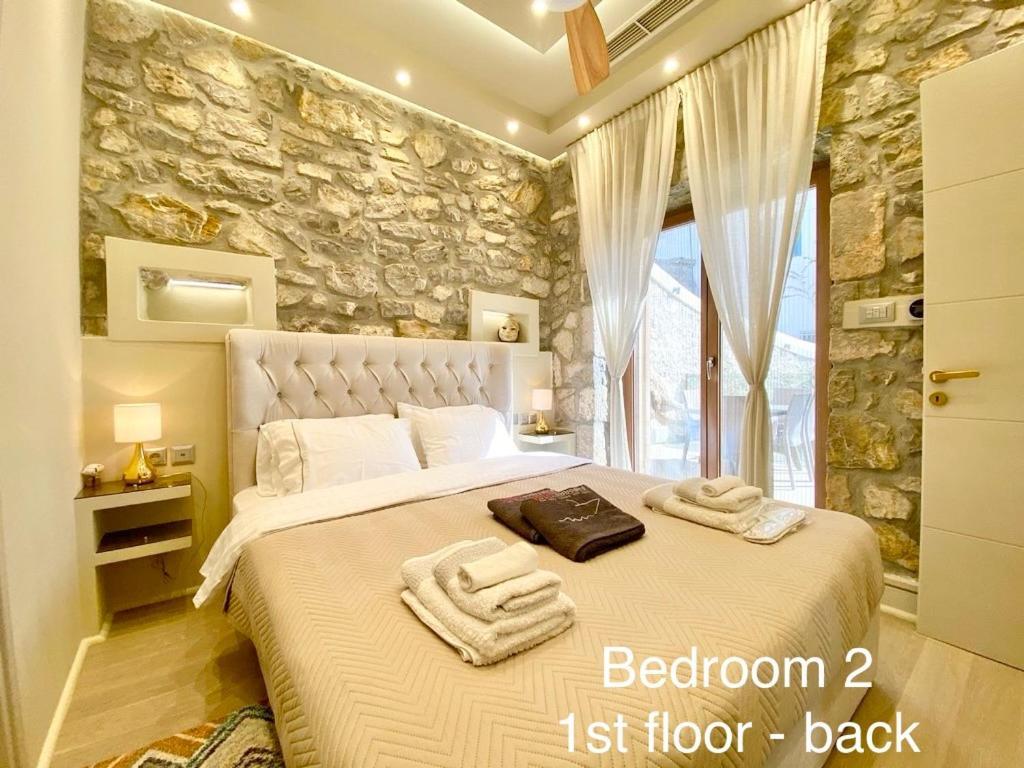 Villasonboard Rock Villa 3 Bed, 3 Bath, Jacuzzi, Seaside Ερμιόνη Εξωτερικό φωτογραφία