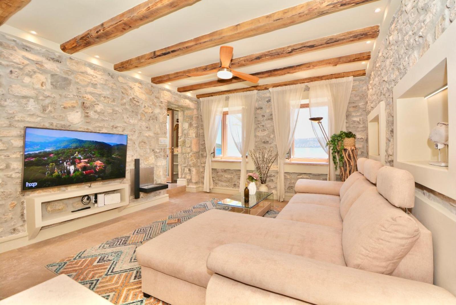 Villasonboard Rock Villa 3 Bed, 3 Bath, Jacuzzi, Seaside Ερμιόνη Εξωτερικό φωτογραφία
