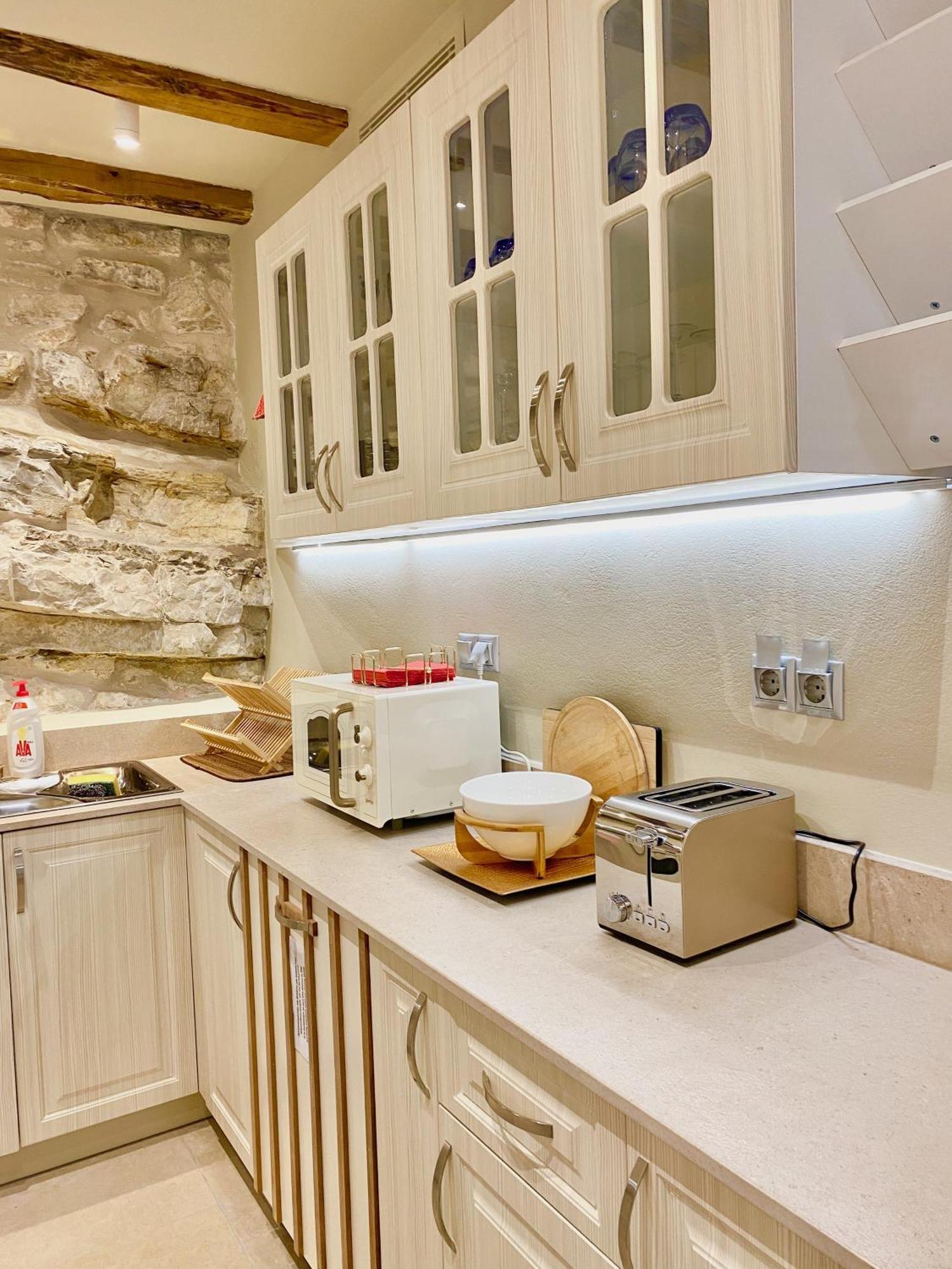 Villasonboard Rock Villa 3 Bed, 3 Bath, Jacuzzi, Seaside Ερμιόνη Εξωτερικό φωτογραφία