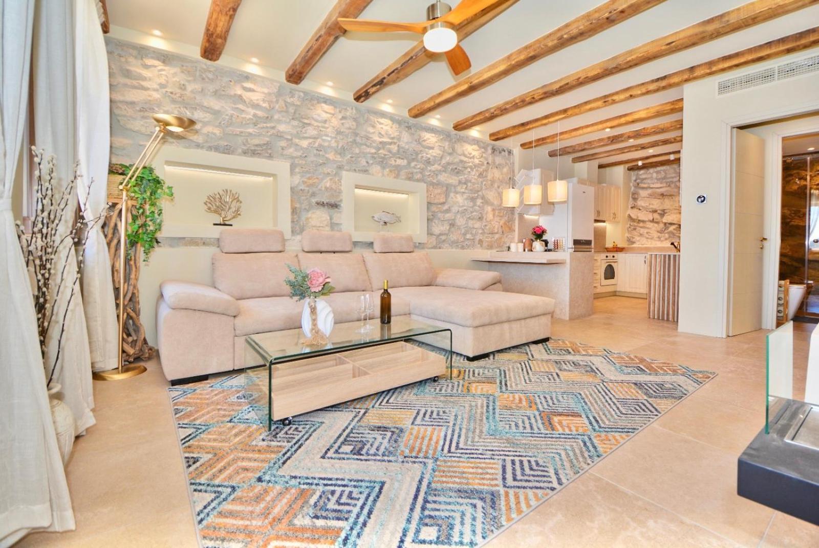 Villasonboard Rock Villa 3 Bed, 3 Bath, Jacuzzi, Seaside Ερμιόνη Εξωτερικό φωτογραφία